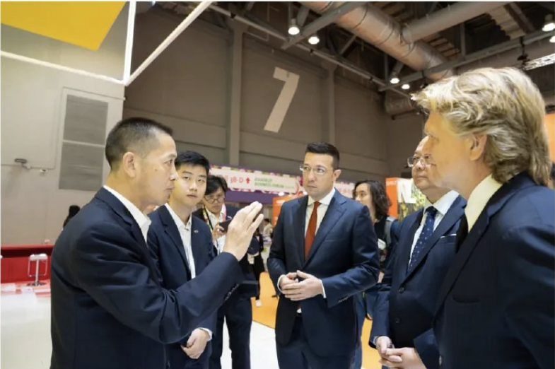 洪九果品闪耀亮相2023亚洲国际果蔬展，携手引领水果行业未来